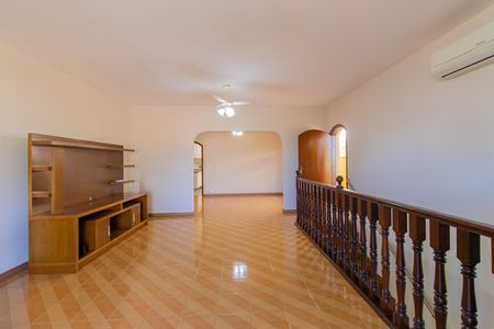 Casa de condomínio para alugar com 160m², 3 quartos e 6 vagas Casa de condomínio para alugar com 160m², 3 quartos e 6 vagasSala