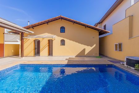 Casa de condomínio para alugar com 160m², 3 quartos e 6 vagas Casa de condomínio para alugar com 160m², 3 quartos e 6 vagasPiscina