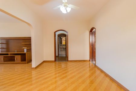 Casa de condomínio para alugar com 160m², 3 quartos e 6 vagas Casa de condomínio para alugar com 160m², 3 quartos e 6 vagasSala