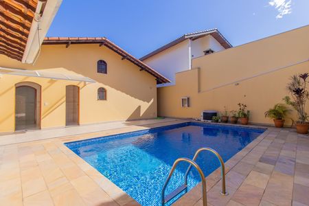 Casa de condomínio para alugar com 160m², 3 quartos e 6 vagas Casa de condomínio para alugar com 160m², 3 quartos e 6 vagasPiscina