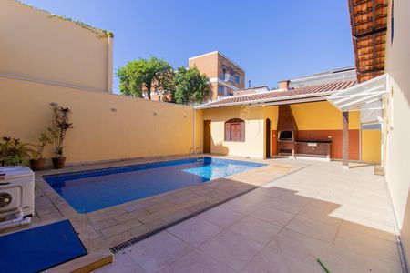 Casa de condomínio para alugar com 160m², 3 quartos e 6 vagas Casa de condomínio para alugar com 160m², 3 quartos e 6 vagasPiscina