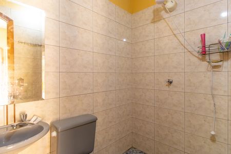 Casa de condomínio para alugar com 160m², 3 quartos e 6 vagas Casa de condomínio para alugar com 160m², 3 quartos e 6 vagasBanheiro area piscina