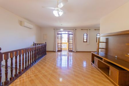 Casa de condomínio para alugar com 160m², 3 quartos e 6 vagas Casa de condomínio para alugar com 160m², 3 quartos e 6 vagasSala