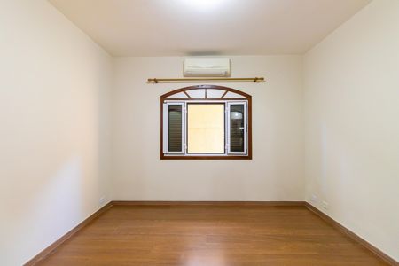 Casa de condomínio para alugar com 160m², 3 quartos e 6 vagas Casa de condomínio para alugar com 160m², 3 quartos e 6 vagasSuite 3