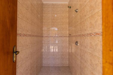 Casa de condomínio para alugar com 160m², 3 quartos e 6 vagas Casa de condomínio para alugar com 160m², 3 quartos e 6 vagasBanheiro piscina