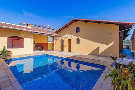 Casa de condomínio para alugar com 160m², 3 quartos e 6 vagas Casa de condomínio para alugar com 160m², 3 quartos e 6 vagasPiscina