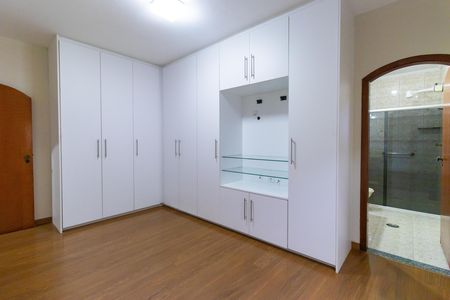 Casa de condomínio para alugar com 160m², 3 quartos e 6 vagas Casa de condomínio para alugar com 160m², 3 quartos e 6 vagasSuite 1