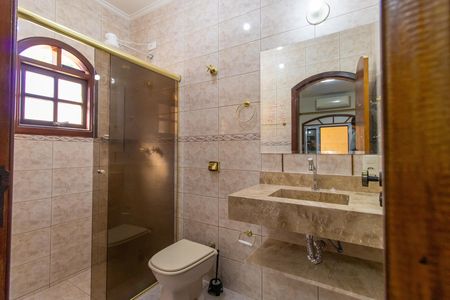 Casa de condomínio para alugar com 160m², 3 quartos e 6 vagas Casa de condomínio para alugar com 160m², 3 quartos e 6 vagasBanheiro da Suite 3