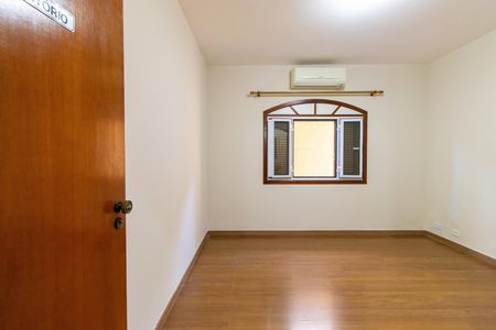 Casa de condomínio para alugar com 160m², 3 quartos e 6 vagas Casa de condomínio para alugar com 160m², 3 quartos e 6 vagasSuite 3