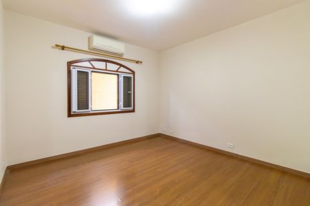 Casa de condomínio para alugar com 160m², 3 quartos e 6 vagas Casa de condomínio para alugar com 160m², 3 quartos e 6 vagasSuite 3