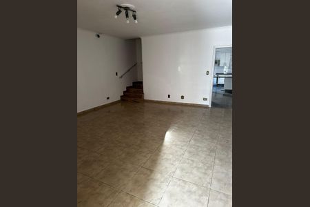 Casa para alugar com 180m², 4 quartos e 2 vagasSala