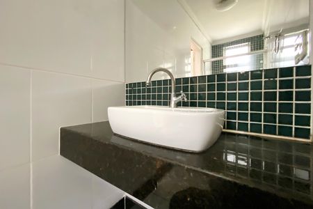 Apartamento à venda com 226m², 4 quartos e 1 vaga Apartamento à venda com 226m², 4 quartos e 1 vagaBanheiro da Suíte
