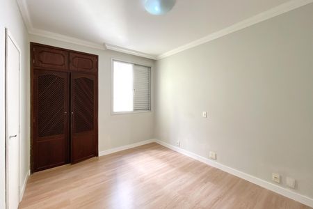 Apartamento à venda com 226m², 4 quartos e 1 vaga Apartamento à venda com 226m², 4 quartos e 1 vagaSuite