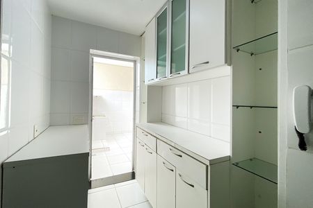 Apartamento à venda com 226m², 4 quartos e 1 vaga Apartamento à venda com 226m², 4 quartos e 1 vagaApoio cozinha