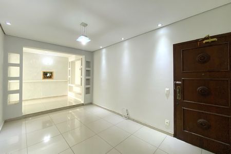 Apartamento à venda com 226m², 4 quartos e 1 vaga Apartamento à venda com 226m², 4 quartos e 1 vagaSala