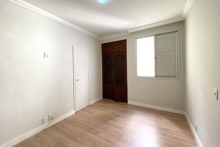 Apartamento à venda com 226m², 4 quartos e 1 vaga Apartamento à venda com 226m², 4 quartos e 1 vagaSuite