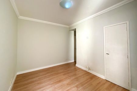 Apartamento à venda com 226m², 4 quartos e 1 vaga Apartamento à venda com 226m², 4 quartos e 1 vagaSuite