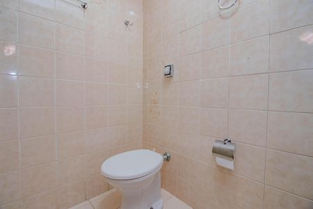 Banheiro de apartamento para alugar com 1 quarto, 42m² em Petrópolis, Porto Alegre