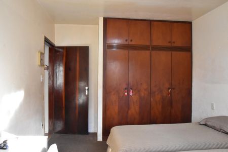 Casa à venda com 265m², 2 quartos e 3 vagas Casa à venda com 265m², 2 quartos e 3 vagasQuarto 2