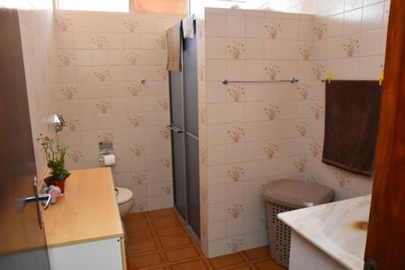 Banheiro social de casa à venda com 2 quartos, 265m² em Vila Guilherme, Jundiaí