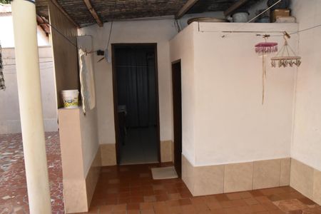 Casa à venda com 265m², 2 quartos e 3 vagas Casa à venda com 265m², 2 quartos e 3 vagasEdícula