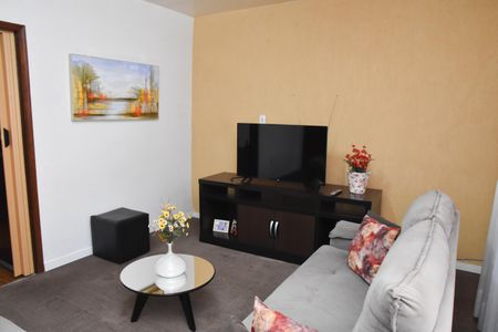 Casa à venda com 265m², 2 quartos e 3 vagas Casa à venda com 265m², 2 quartos e 3 vagasSala