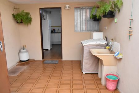 Casa à venda com 265m², 2 quartos e 3 vagas Casa à venda com 265m², 2 quartos e 3 vagasÁrea de Serviço
