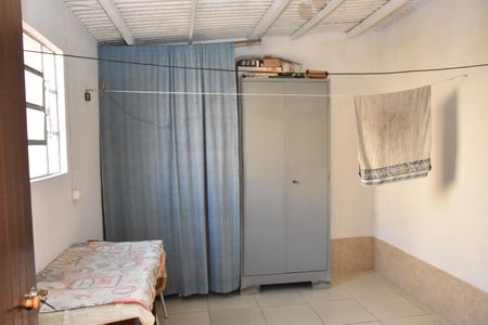 Casa à venda com 265m², 2 quartos e 3 vagas Casa à venda com 265m², 2 quartos e 3 vagasQuarto da edícula