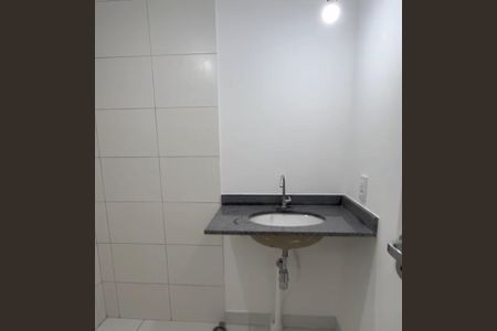 Banheiro de apartamento à venda com 1 quarto, 24m² em Vila Cordeiro, São Paulo