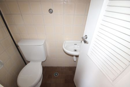Apartamento à venda com 58m², 2 quartos e 1 vagaÁrea de Serviço - Banheiro