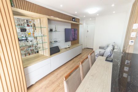 Apartamento à venda com 57m², 2 quartos e 1 vaga Apartamento à venda com 57m², 2 quartos e 1 vagaSala
