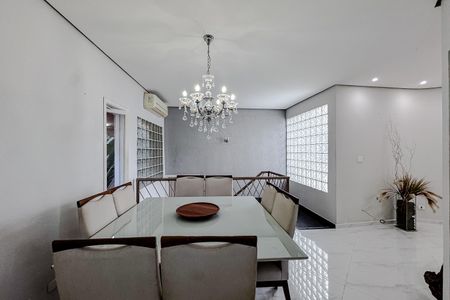 Casa à venda com 297m², 3 quartos e 2 vagas