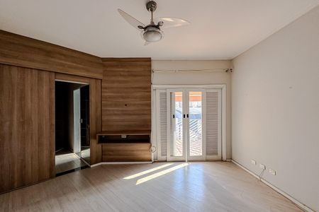 Casa à venda com 297m², 3 quartos e 2 vagas