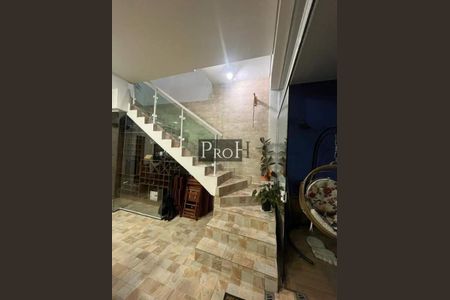Casa à venda com 4 quartos, 368m² em Utinga, Santo André