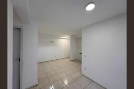 Sala de apartamento para alugar com 3 quartos, 65m² em Barra da Tijuca, Rio de Janeiro