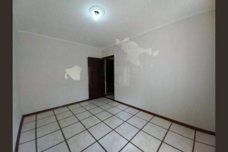 Casa à venda com 150m², 3 quartos e 4 vagas