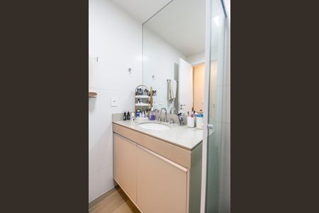 Apartamento à venda com 80m², 2 quartos e 2 vagas Apartamento à venda com 80m², 2 quartos e 2 vagasBanheiro da Suíte