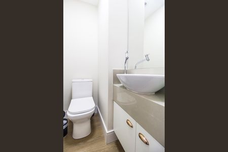 Apartamento à venda com 80m², 2 quartos e 2 vagas Apartamento à venda com 80m², 2 quartos e 2 vagasBanheiro da Suíte