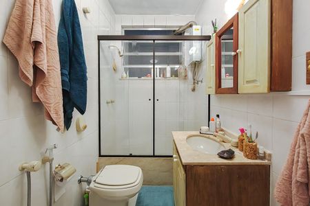 Banheiro  de apartamento para alugar com 1 quarto, 49m² em Laranjeiras, Rio de Janeiro
