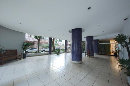 Entrada  de apartamento para alugar com 1 quarto, 49m² em Laranjeiras, Rio de Janeiro