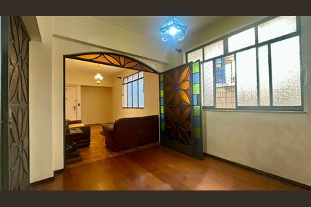 Apartamento à venda com 110m², 3 quartos e 1 vaga Apartamento à venda com 110m², 3 quartos e 1 vaga Sala de jantar