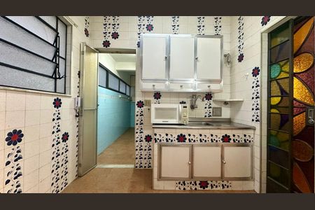 Cozinha  de apartamento à venda com 3 quartos, 110m² em Lourdes, Belo Horizonte