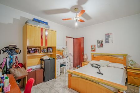 Casa à venda com 400m², 6 quartos e 2 vagas Casa à venda com 400m², 6 quartos e 2 vagasSuíte
