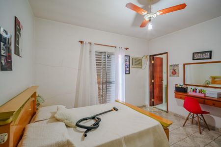 Casa à venda com 400m², 6 quartos e 2 vagas Casa à venda com 400m², 6 quartos e 2 vagasSuíte