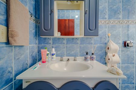 Casa à venda com 400m², 6 quartos e 2 vagas Casa à venda com 400m², 6 quartos e 2 vagasBanheiro 2