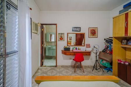 Casa à venda com 400m², 6 quartos e 2 vagas Casa à venda com 400m², 6 quartos e 2 vagasSuíte