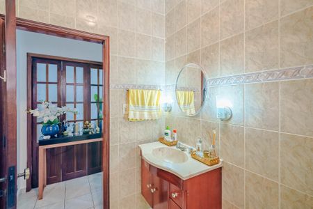 Casa à venda com 400m², 6 quartos e 2 vagas Casa à venda com 400m², 6 quartos e 2 vagasBanheiro 1