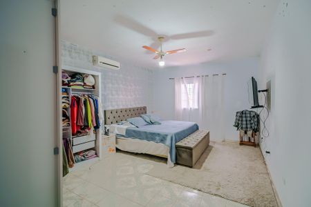 Casa à venda com 400m², 6 quartos e 2 vagas Casa à venda com 400m², 6 quartos e 2 vagasQuarto 3