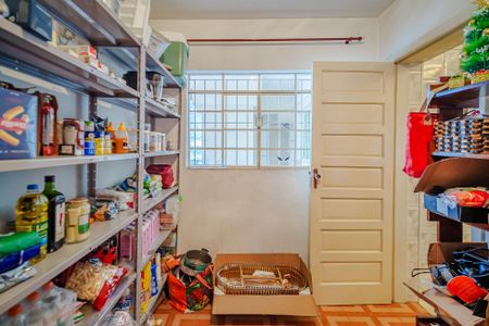 Casa à venda com 400m², 6 quartos e 2 vagas Casa à venda com 400m², 6 quartos e 2 vagasDepósito/Dispensa