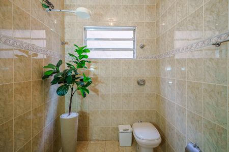 Casa à venda com 400m², 6 quartos e 2 vagas Casa à venda com 400m², 6 quartos e 2 vagasBanheiro 1